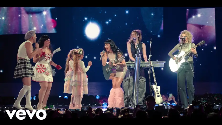 Wideo do filmu Katy Perry: The Lifetimes Tour - Live from Paris — Katy Perry - The One That Got Away (The Lifetimes Tour Live from Paris / 2025)