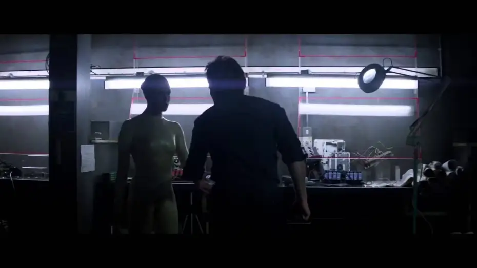 Wideo do filmu Maszyna — The machine - Trailer en español (HD)