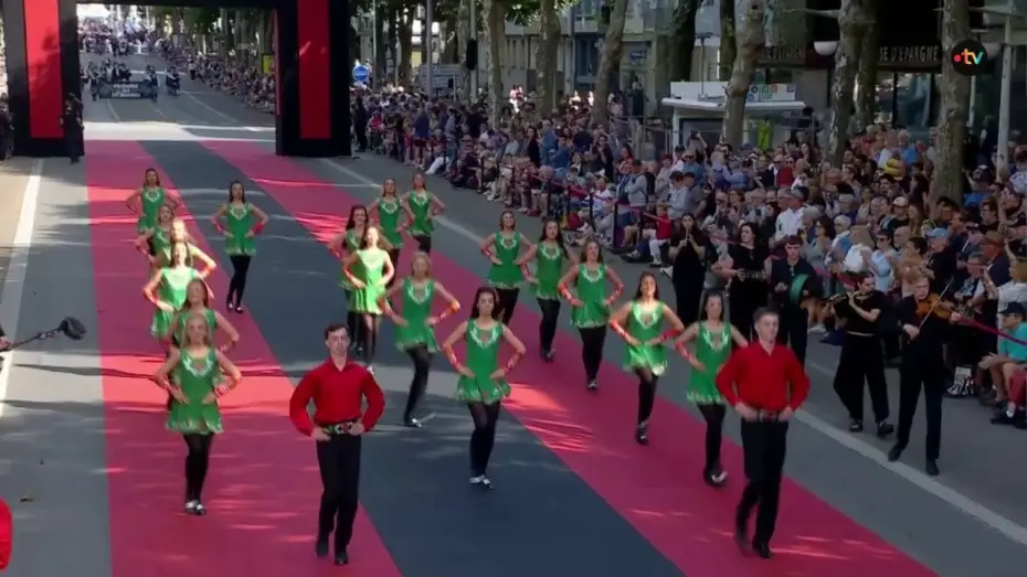 Wideo do filmu La Grande Parade des Nations celtes — Grande Parade des Nations Celtes 2026 - Rinceoirí Cois Laoi (Irlande)