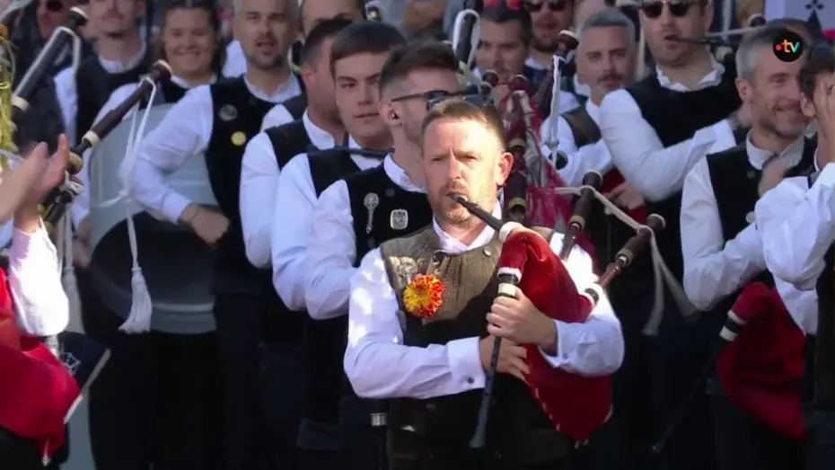 Wideo do filmu La Grande Parade des Nations celtes — Grande Parade des Nations Celtes 2026 - Le bagad Cap Caval