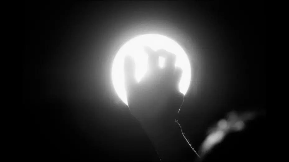 Wideo do filmu 黑夜裏的陽光特別毒辣 — The Sun Burns Incandescent at Night -- Trailer