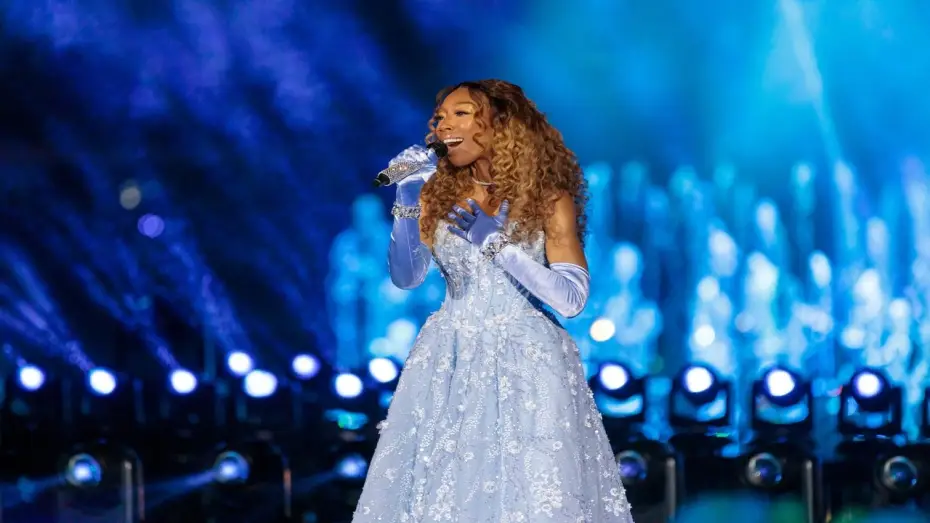 Wideo do filmu Disney Princess: The Ultimate Concert Celebration — Brandy "A Dream Is A Wish Your Heart Makes"