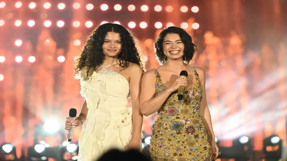 Wideo do filmu Disney Princess: The Ultimate Concert Celebration — Auli’i Cravalho & Catherine Laga’aia "How Far I’ll Go / Along The Way"