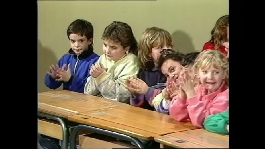 Wideo do filmu La Classe, les plus grands sketchs — Bézu "La queuleuleu" (Clip Officiel)