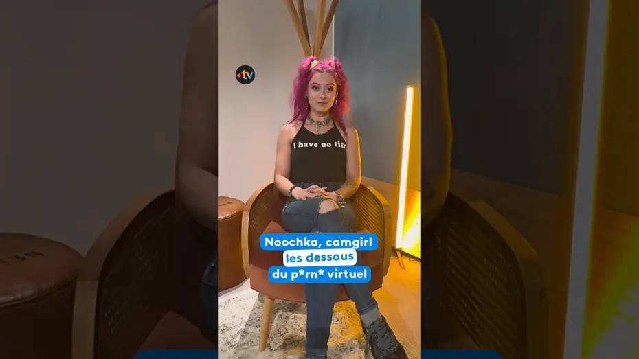 Wideo do filmu Putain de travail ! — Camgirl, les dessous du p*rn* virtuel 📹