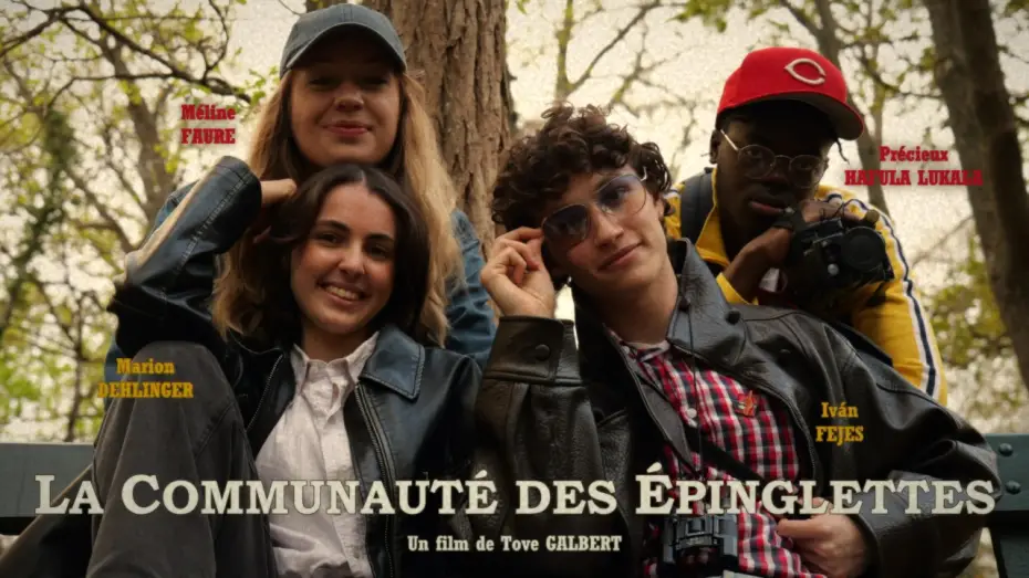 Wideo do filmu La Communauté des Épinglettes — LA COMMUNAUTÉ DES ÉPINGLETTES (Court métrage)