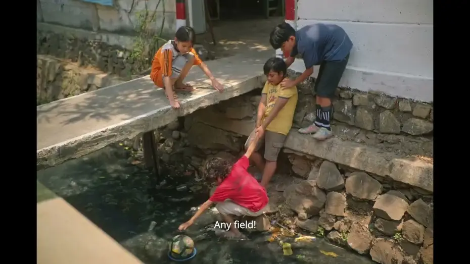 Wideo do filmu Tendangan Bebas — TENDANGAN BEBAS OFFICIAL TRAILER | JAKARTA FILM FUND 2026