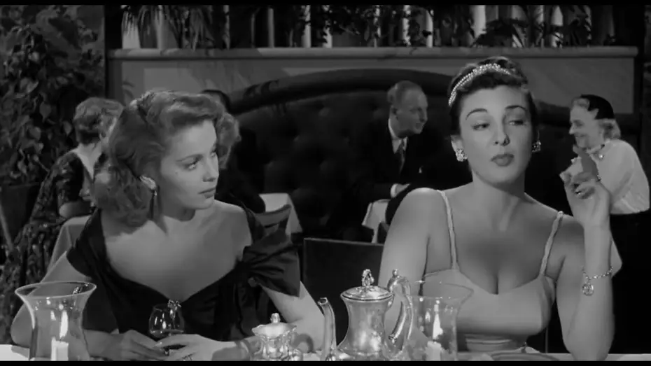 Wideo do filmu Chicago Syndicate — Chicago Syndicate (1955), sugar and cream scene