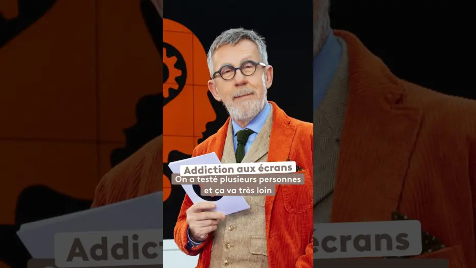 Wideo do filmu Sommes-nous tous accros aux écrans ? — Addiction aux écrans : on a testé plusieurs personnes et ça va loin ! #jamy #smartphone #francetv