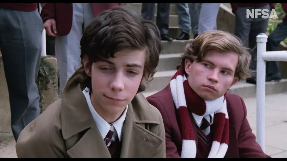 Wideo do filmu Randka na przerwie — Aren't you interested in football?