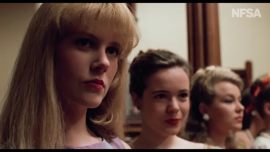 Wideo do filmu Randka na przerwie — The Girls Arrive