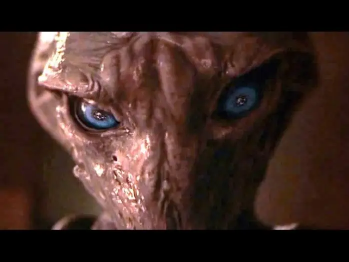 Wideo do filmu Łowca obcych — Alien Hunter (Trailer español)