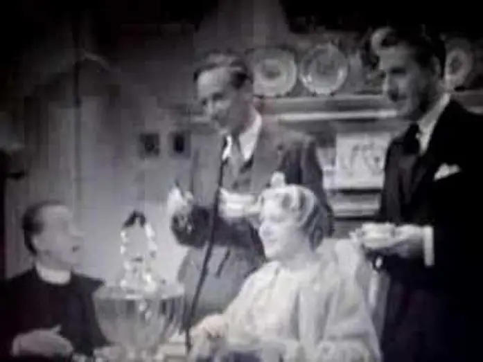 Wideo do filmu Pigmalion — Pygmalion 1938 - "Not bloody likely - I'm going in a taxi"