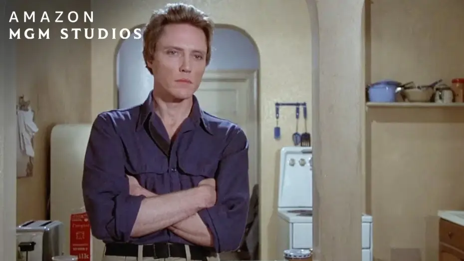 Wideo do filmu Psy wojny — James Gets Offered A Job