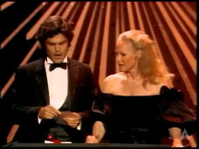 Wideo do filmu Indiana Jones i poszukiwacze zaginionej Arki — Raiders of the Lost Ark Wins Film Editing | 54th Oscars (1982)
