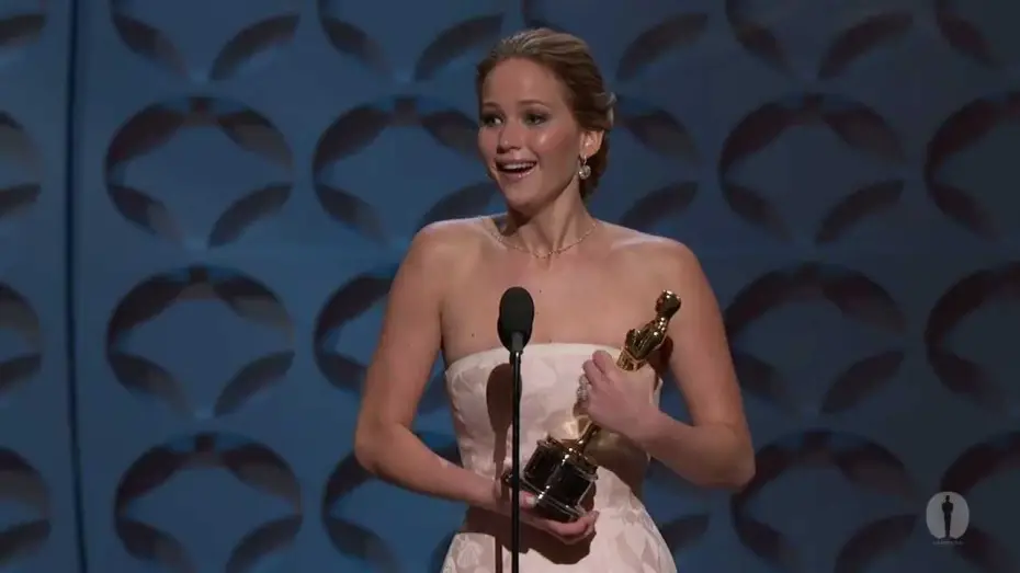 Wideo do filmu Poradnik pozytywnego myślenia — Jennifer Lawrence Wins Best Actress: 85th Oscars (2013)