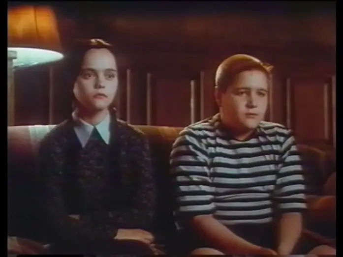 Wideo do filmu Rodzina Addamsów 2 — THE ADDAMS FAMILY VALUES - Trailer (1993, German)