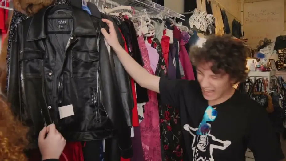 Wideo do filmu Romeo’s Got Leather — Romeo's Got Leather