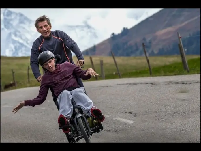 Wideo do filmu Ze wszystkich sił — CON TODAS NUESTRAS FUERZAS (Tráiler Oficial España "De toutes nos forces")