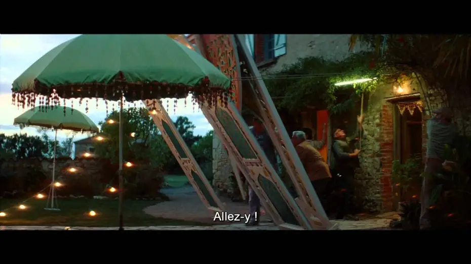 Wideo do filmu Podróż na sto stóp — LES RECETTES DU BONHEUR Bande Annonce VOST
