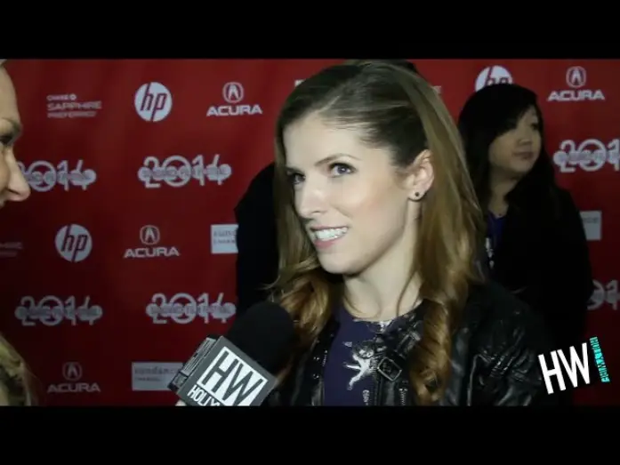 Wideo do filmu Szczęśliwe święta — Anna Kendrick Talks 'Happy Christmas' Role & 'Cups' Success