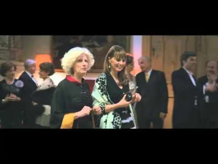 Wideo do filmu Un boss in salotto — Un Boss in Salotto - Party - Clip dal film | HD