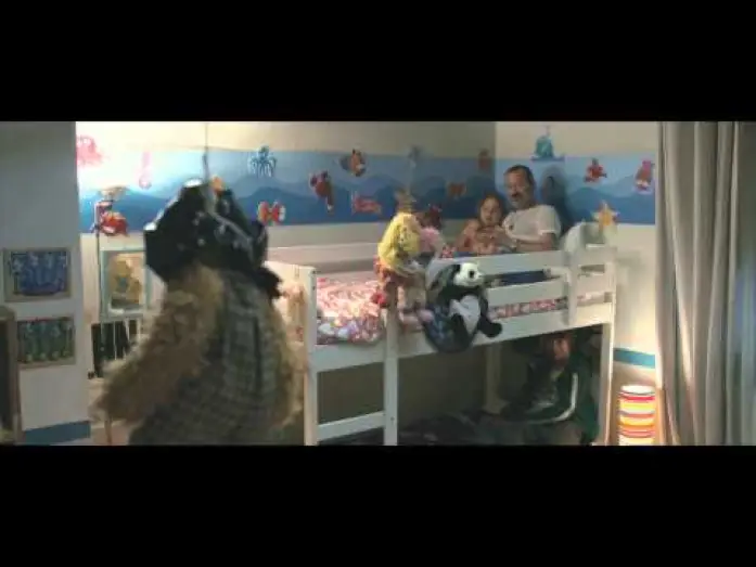 Wideo do filmu Un boss in salotto — Un Boss in Salotto - Titoli di coda - Clip dal film | HD