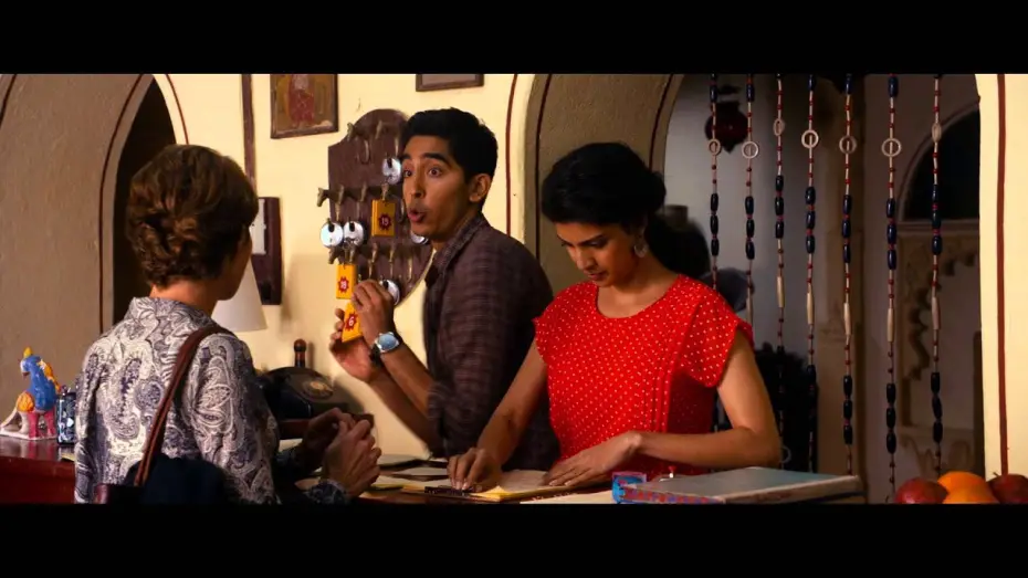 Wideo do filmu Drugi Hotel Marigold — Indian Palace : Suite Royale - Extrait L'arrivée [Officiel] VF HD