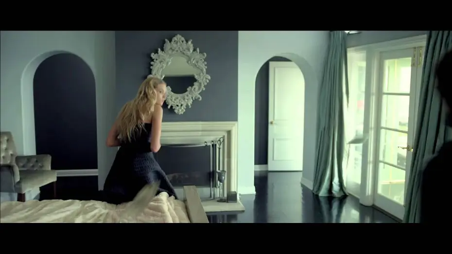 Wideo do filmu Squatters — Squatters - Trailer