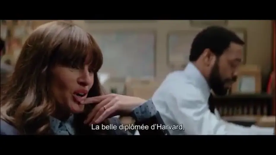 Wideo do filmu Sekret w ich oczach — Aux yeux de Tous / Bande-annonce VOST [Au cinéma le 23 mars]