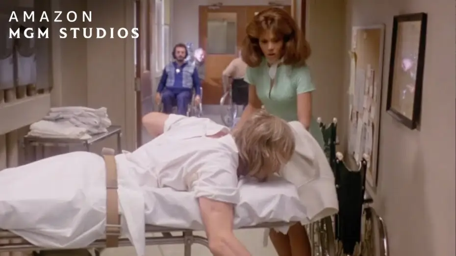 Wideo do filmu Powrót do domu — Sally Meets Luke At The Infirmary