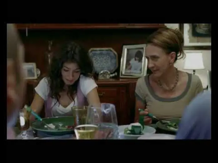 Wideo do filmu Cado dalle nubi — Cado dalle nubi trailer - Checco Zalone