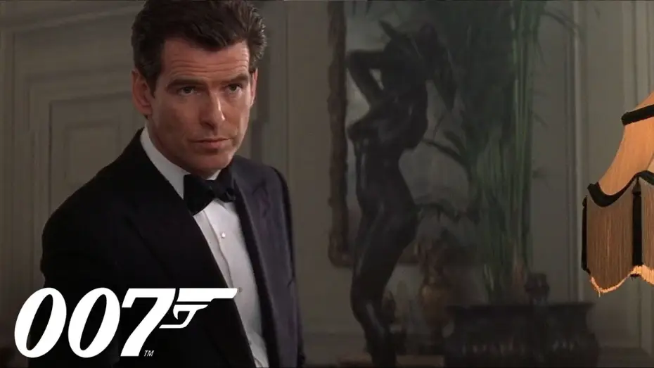 Wideo do filmu Świat to za mało — Bond interrogates Zukovsky