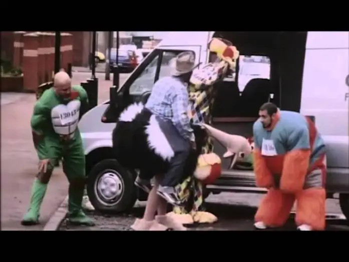 Wideo do filmu Cztery lwy — Four lions - Trailer en español