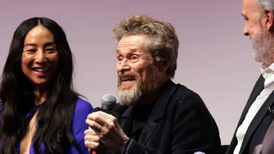 Wideo do filmu Late Fame — Kent Jones, Willem Dafoe, Greta Lee & Edmund Donovan on Late Fame