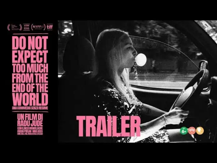 Wideo do filmu Nie obiecujcie sobie zbyt wiele po końcu świata — Do Not Expect Too Much From The End Of The World - Trailer italiano - Al cinema dal 14 novembre
