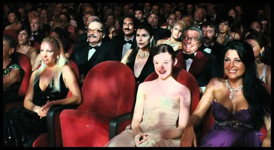 Wideo do filmu Somewhere. Między miejscami — Somewhere - 2010 - Trailer Estereo Castellano