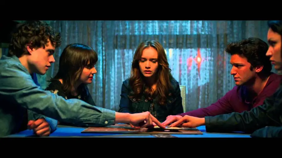 Wideo do filmu Diabelska Plansza Ouija — Ouija / Extrait 3 "Esprit, si tu es là" VF [Au cinéma le 29 Avril]