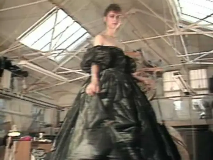 Wideo do filmu Ciemny Kryształ — Behind the Scenes: Fashion Collection