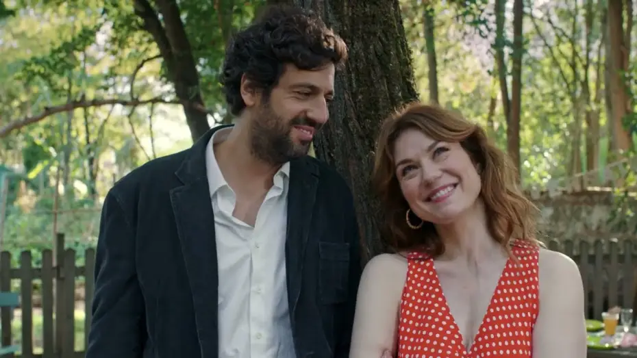Wideo do filmu Double foyer — Double foyer de Claire Vassé - Bande annonce