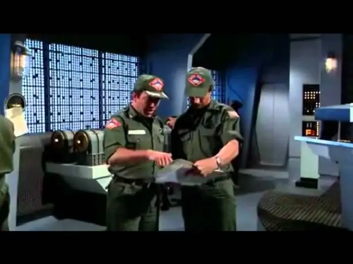 Wideo do filmu Spokojnie, to tylko awaria... — Aterriza Como Puedas 2, escena Buck Murdock
