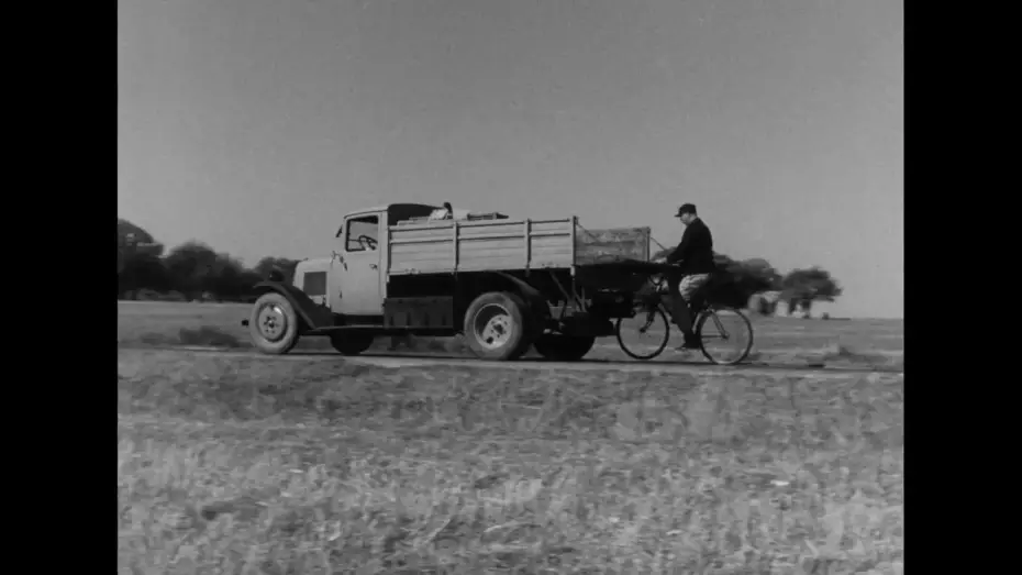 Wideo do filmu Dzień świąteczny — Jour de fête di Jacques Tati   Trailer