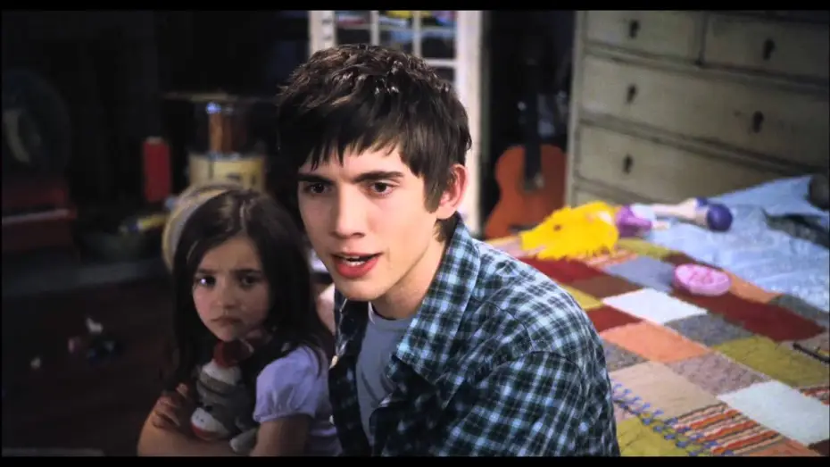 Wideo do filmu Obcy na poddaszu — Aliens In The Attic (2009) Official Trailer