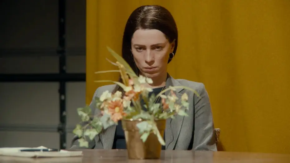 Wideo do filmu Christine — "Fresh flowers"