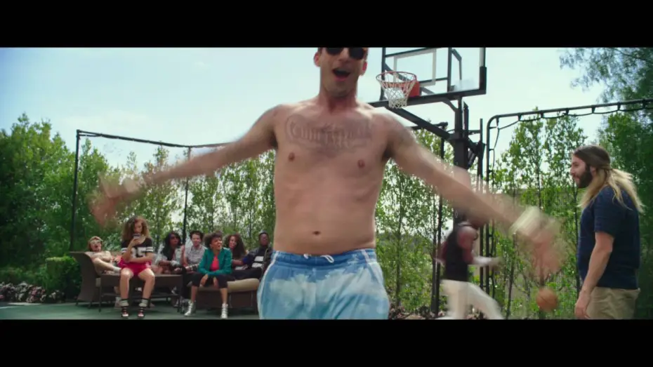 Wideo do filmu Gwiazdorskie życie — Popstar: Célèbre à tout prix - Extrait