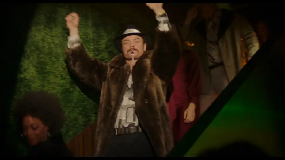 Wideo do filmu Droga mistrza — OUTSIDER - Extrait - Le roi de la nuit - VF