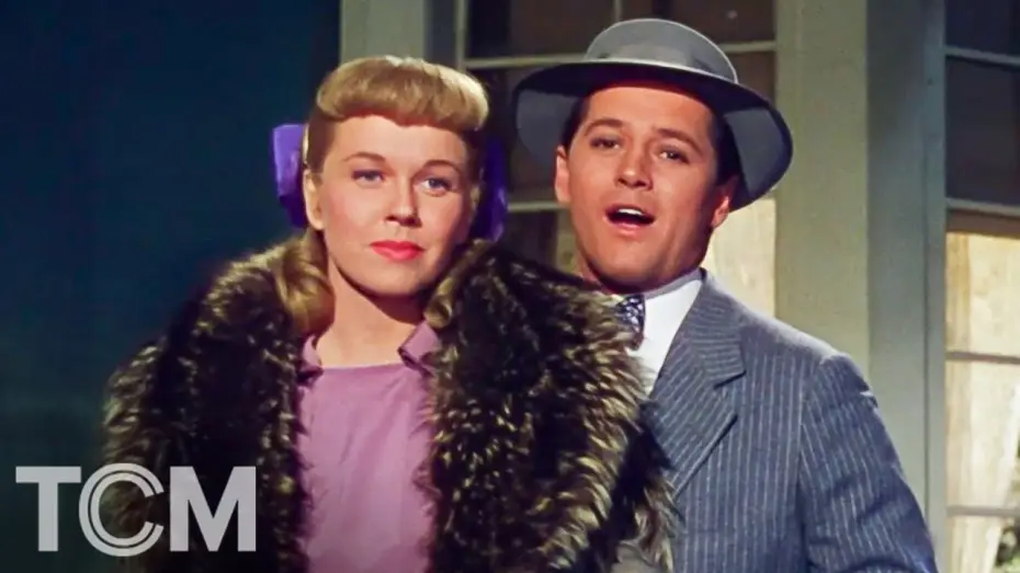 Wideo do filmu Nad księżycową zatoką — Doris Day and Gordon MacRae Perform “Christmas Story” In ON MOONLIGHT BAY | TCM
