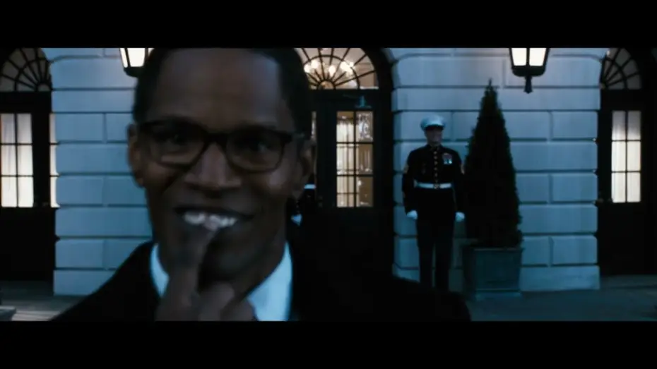 Wideo do filmu Świat w płomieniach — White House Down Gag Reel