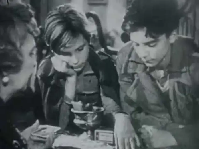 Wideo do filmu Dzieci ulicy — SCIUSCIA' (1946) - Trailer Italiano