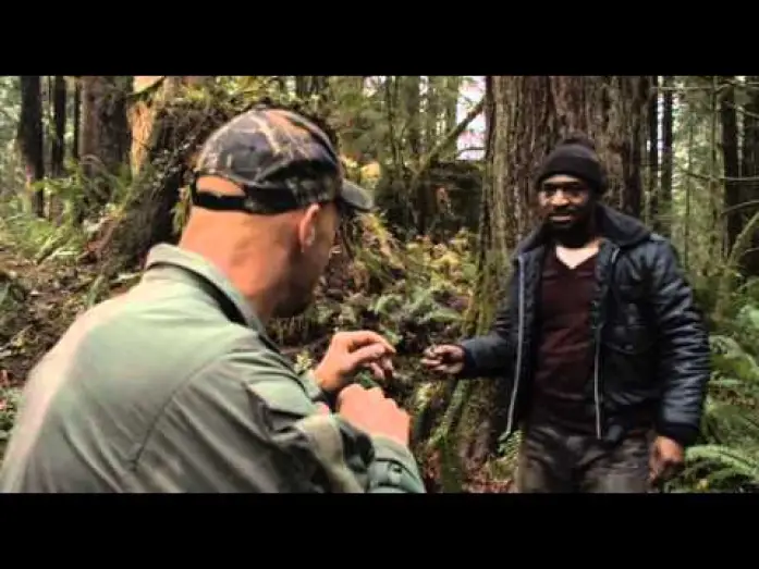 Wideo do filmu Zabójcze polowanie — Steve Austin in HUNT TO KILL -- Clip #2 "What The Hell Is Going On Here?"